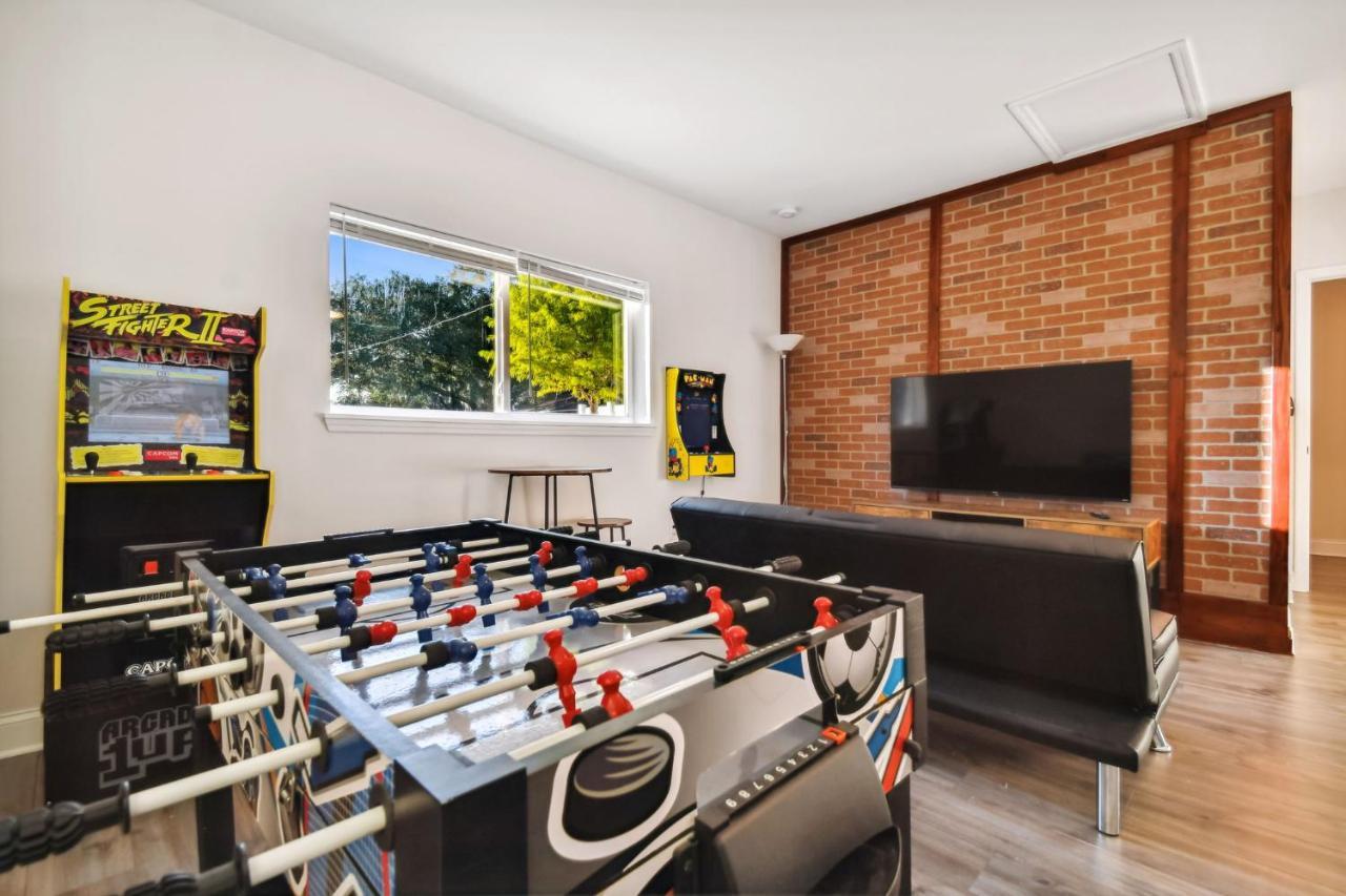 Plush Sheets, Games!, Huge Backyard, Massage Chair Tampa Kültér fotó