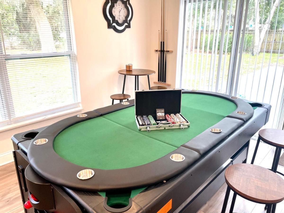 Plush Sheets, Games!, Huge Backyard, Massage Chair Tampa Kültér fotó