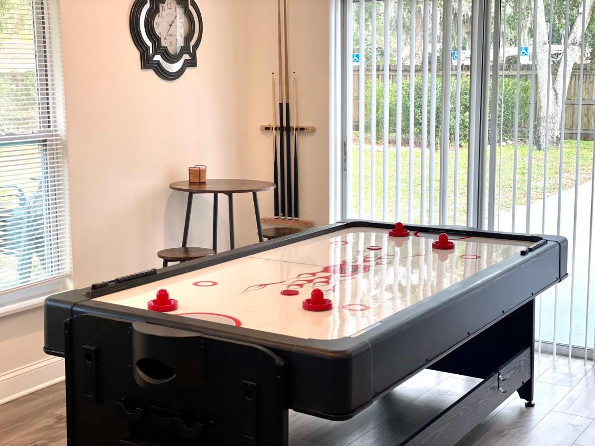 Plush Sheets, Games!, Huge Backyard, Massage Chair Tampa Kültér fotó
